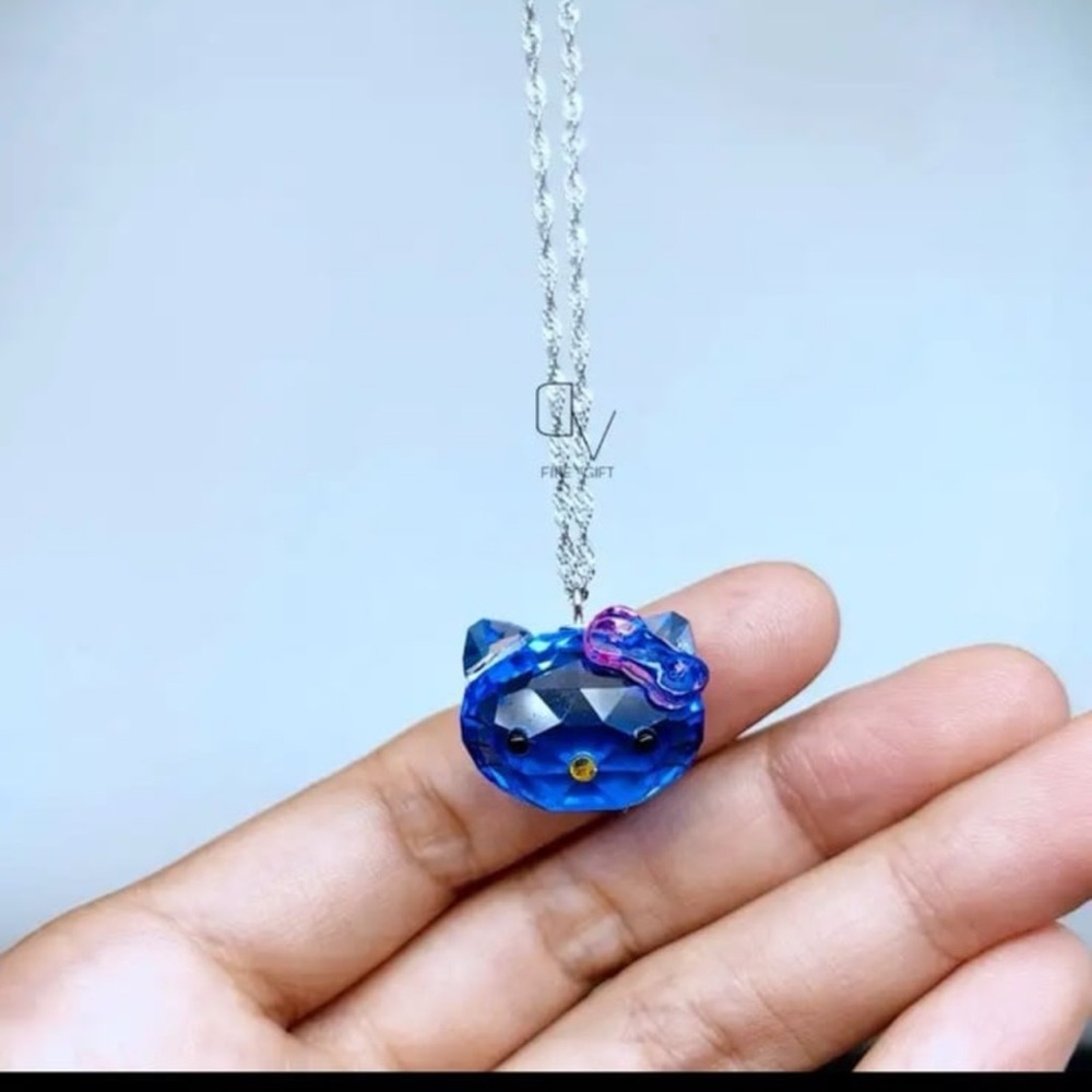 Gorgeous sapphire shade swarovski crystal hello kitty necklace